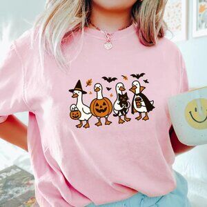 Funny Goose Halloween Shirt, Retro Spooky Goose Halloween Tee